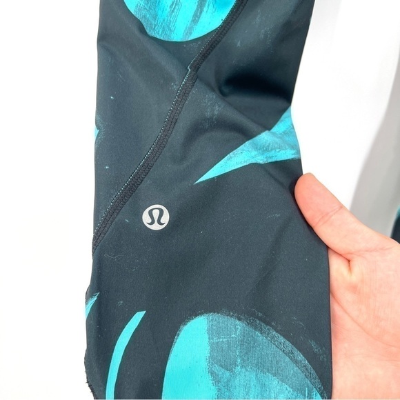 LULULEMON Woman's Two-Tone Blue Geometric Print Low Rise Active Leggings Size 4 - Picture 9 of 13